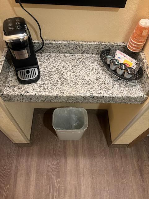 Quality Inn&Suites Bellville - Mansfield Extérieur photo
