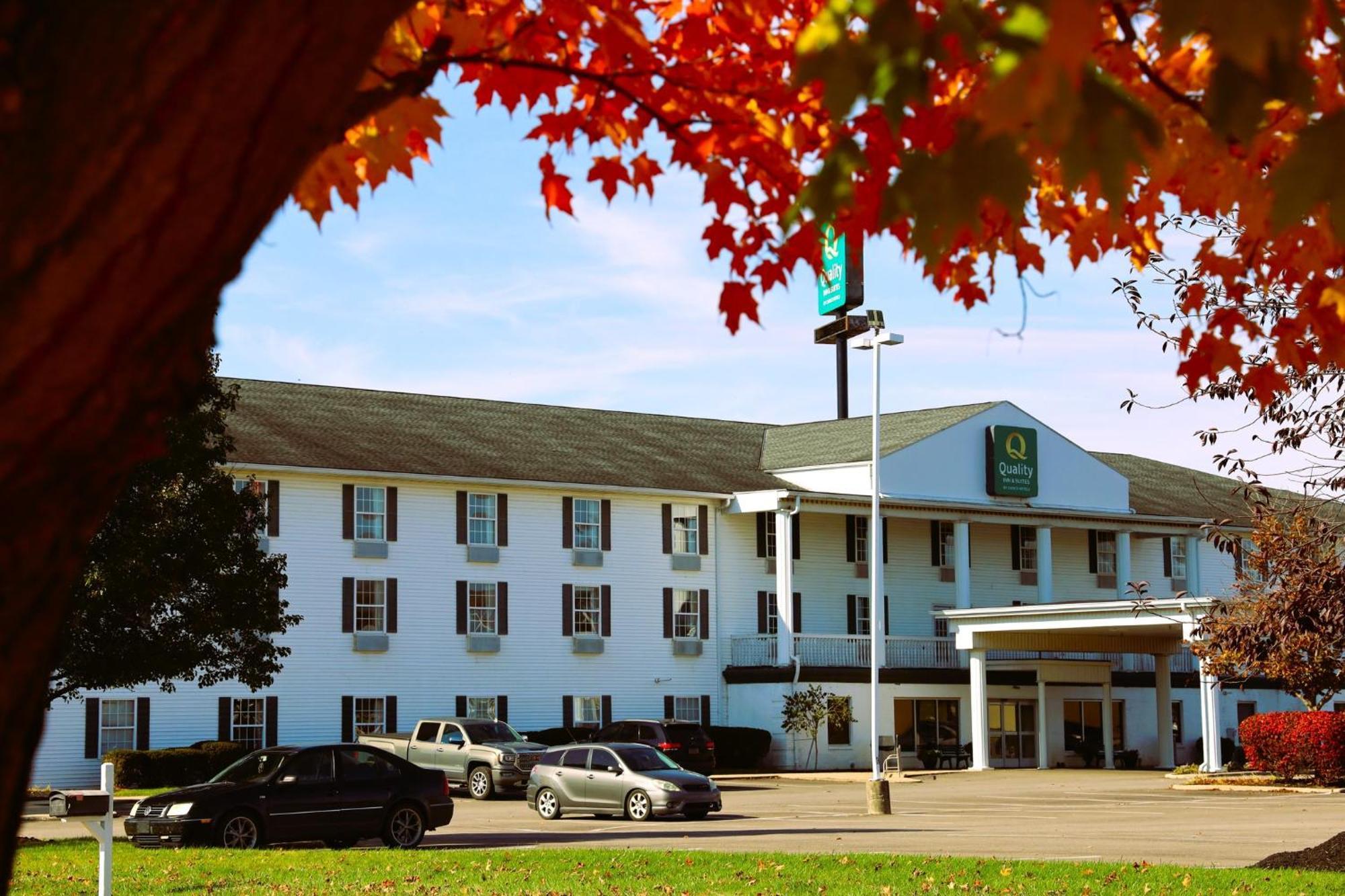 Quality Inn&Suites Bellville - Mansfield Extérieur photo