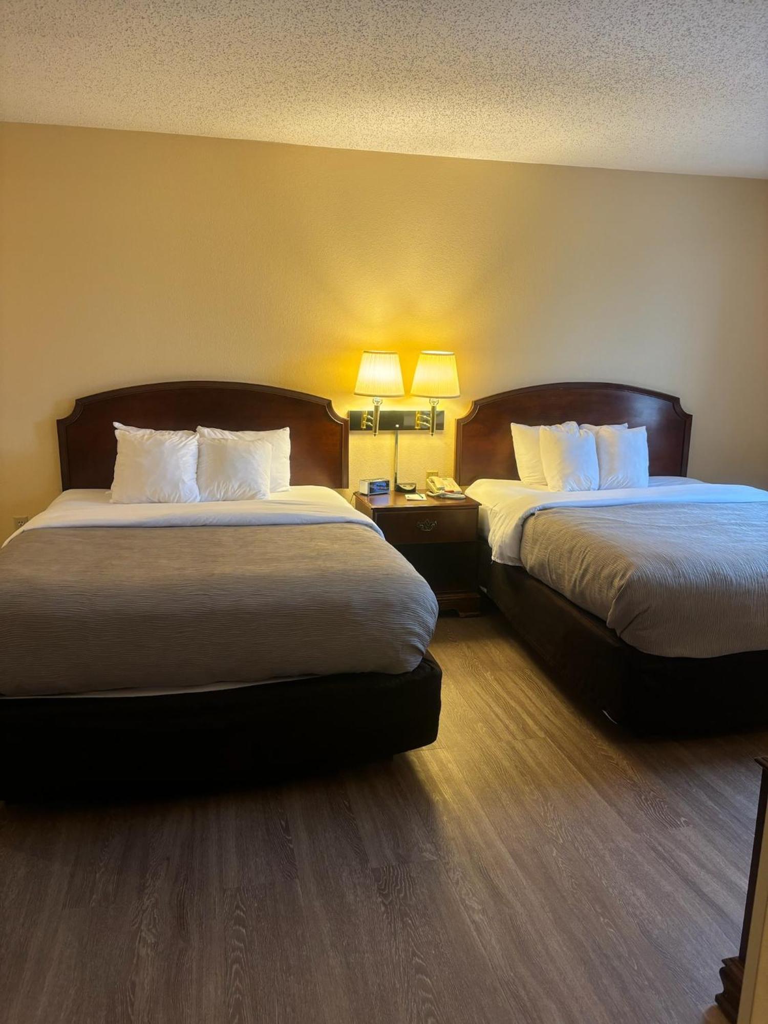 Quality Inn&Suites Bellville - Mansfield Extérieur photo